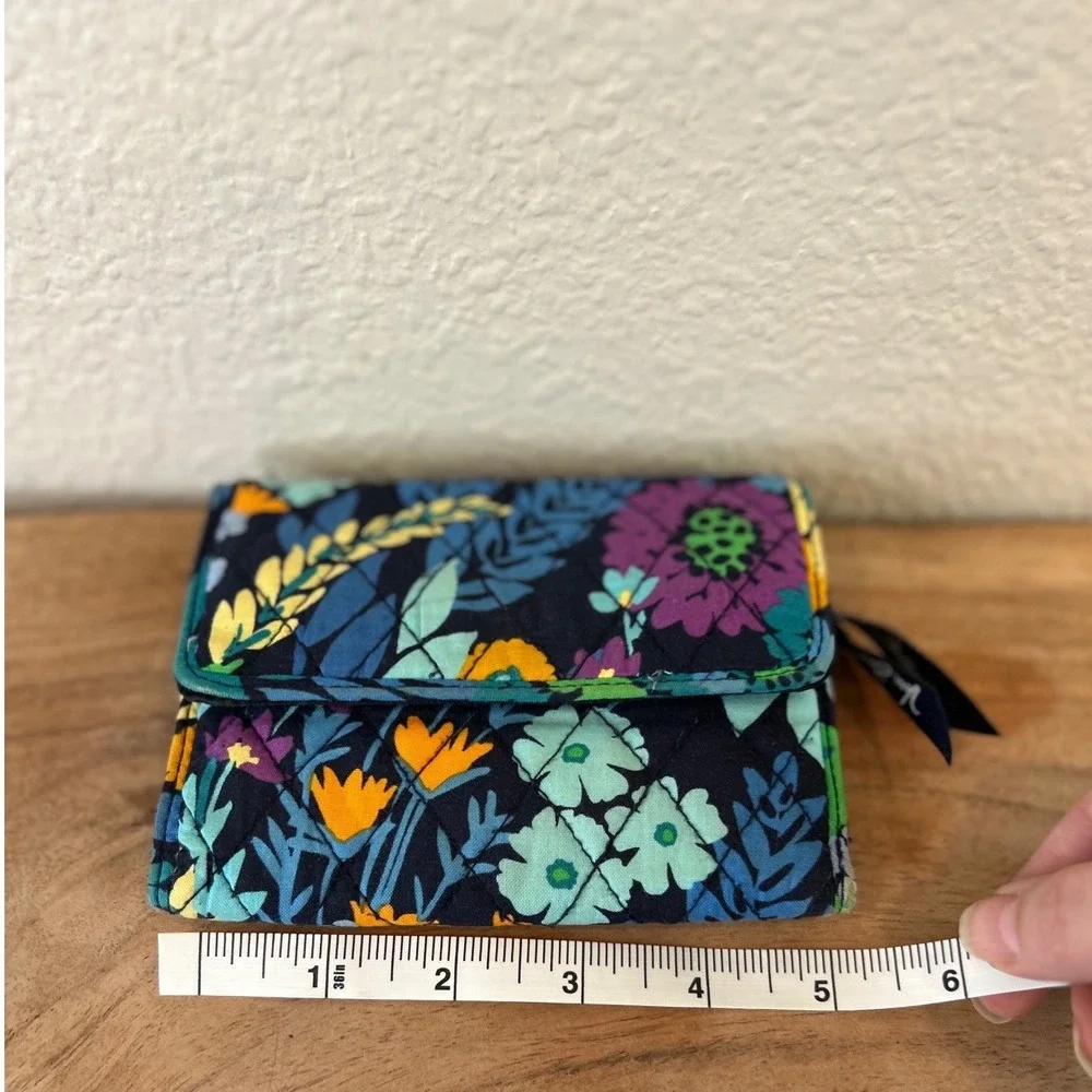 Vera Bradley Midnight Wildflowers Quilted Trifold Wallet Navy Floral - Picture 6 of 6